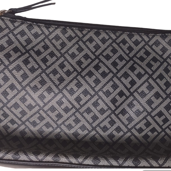 Tommy Hilfiger Grey and Black Purse with Inner Pocket and Strap - Picture 4 of 5